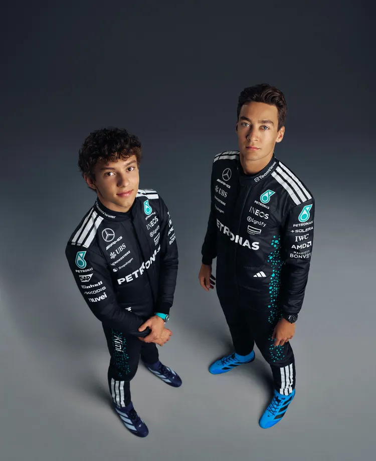 adidas成為Mercedes-AMG PETRONAS F1 Team官方合作夥伴，並為車隊設計服飾。原廠照片