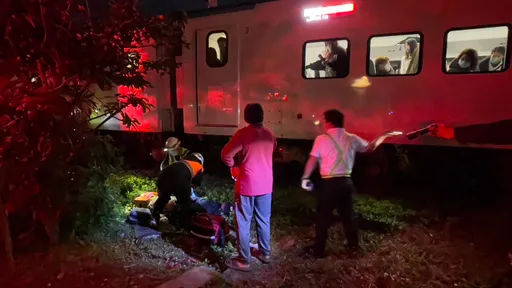 男骑单车闯花莲平交道　遭自强号火车撞击送医不治