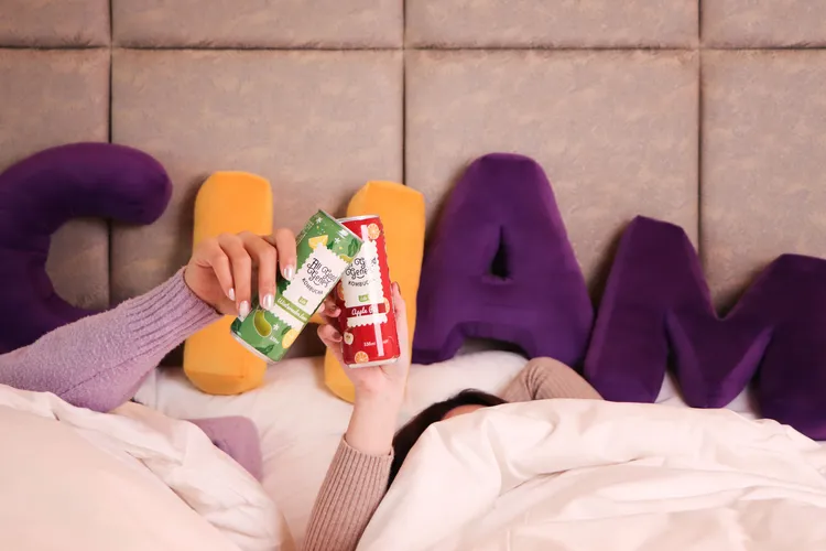 預訂「GO Travel Tour · 趣淘冒險篇」專案之旅客，參與「Pokémon GO Tour：合眾」活動並購買指定餐點，即可抽獎價值萬元的「台北趣淘漫旅雙人平日住宿券」。台北趣淘漫旅提供