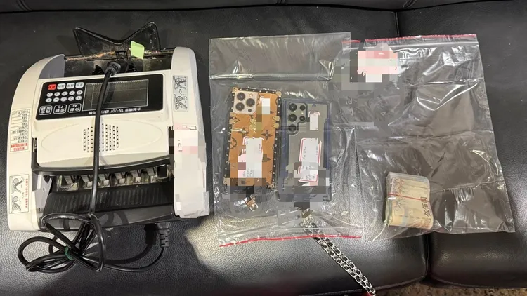 刑事局查獲六合彩網路簽賭站，查獲相關證物。民眾提供