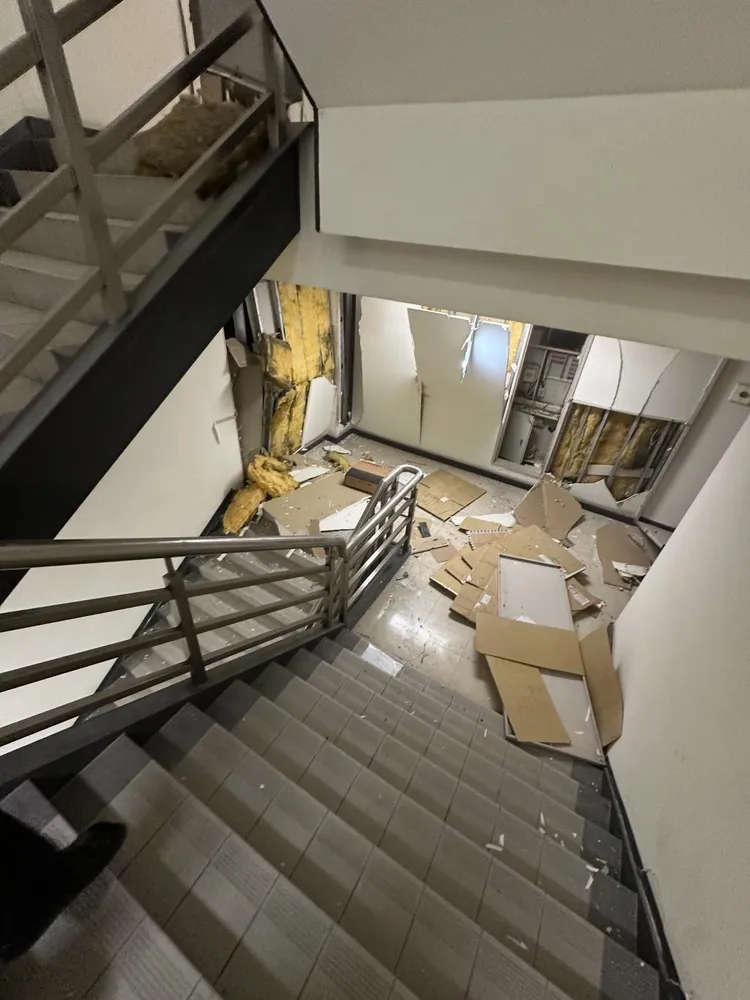 民眾逃生畫面曝光。翻攝threads@tallgirl_isme、@ashen.d0_0　