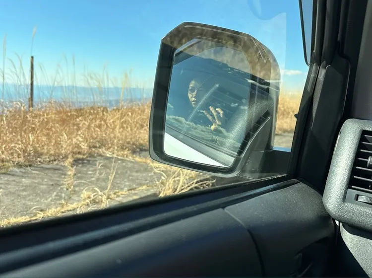 孟耿如在車內自拍。翻攝孟耿如IG