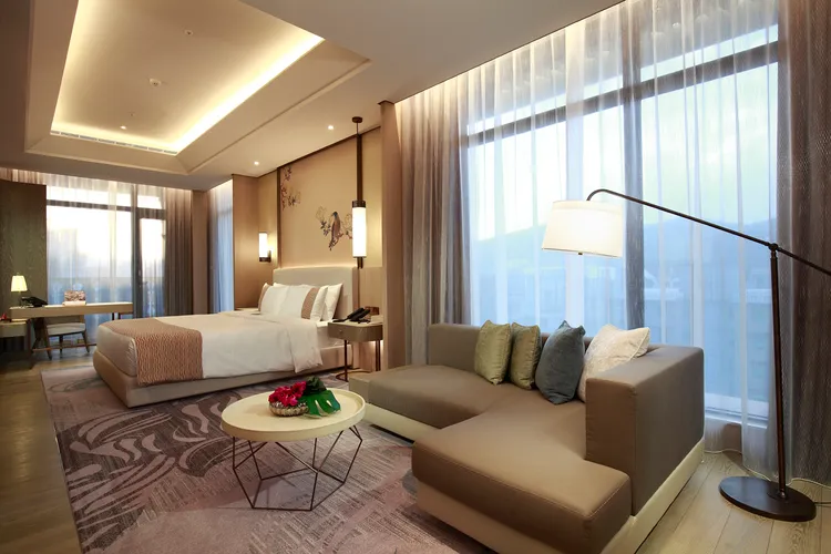 情人節一泊二食住宿方案，可升等至價值2萬元的房型。台北美福大飯店提供