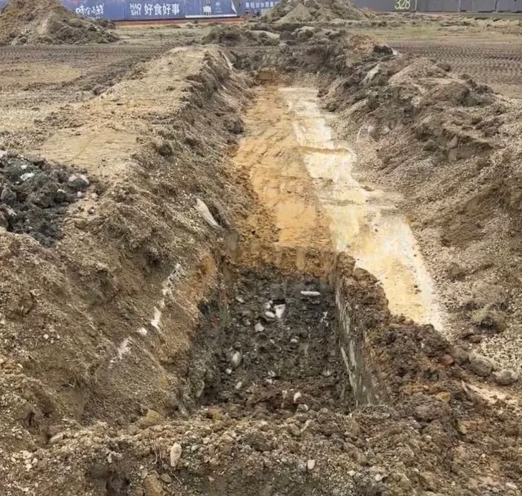 新竹市立棒球場覆土移除工程刻正執行中。新竹市府提供