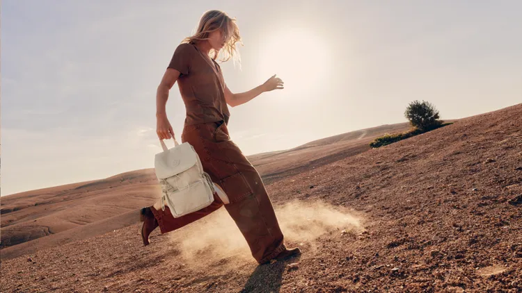 Kipling「拉拉包」質感束口後背包- JOETTA，旅行運動必備，輕巧耐用。