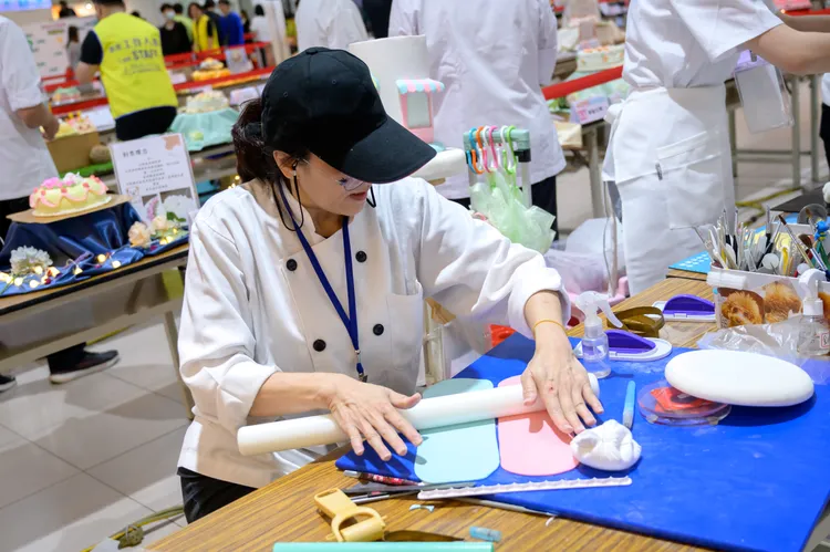 新北技能競賽報名參賽免費，其中參加烘焙項目競賽還享有材料費補助。勞工局提供