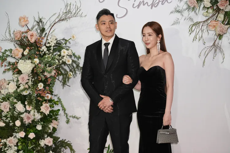 愛雅捲小優風波和老公一起出席婚宴，低調不受訪。攝影中心攝