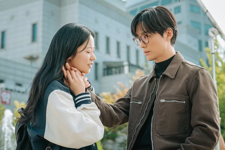 南宮珉（右）、全余贇在《我們的電影》談情。翻攝SBS