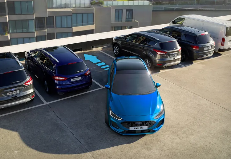 全新年式Ford Focus Vignale高階車型（ST-Line Vignale／Active Vignale），全面新增同級唯一FAPA 主動式停車輔助系統 2.0。業者提供