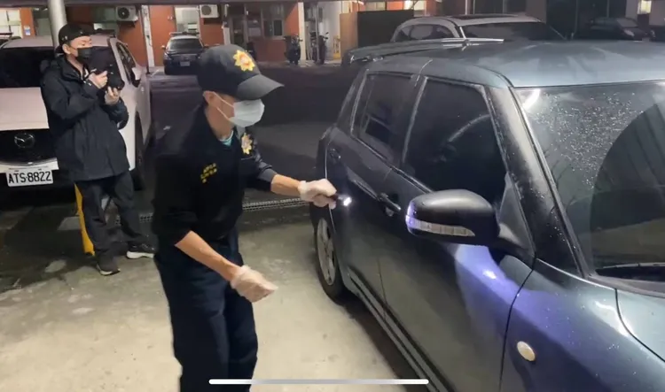 警方查扣載運死者楊男的車子採證。警方提供