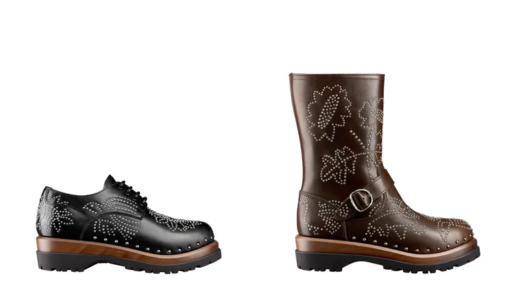 DIOR & Hylton Nel Cape Town黑色小牛皮鉚釘裝飾德比鞋（左）9萬4000元、棕色小牛皮鉚釘裝飾長靴（右）18萬5000元。品牌提供