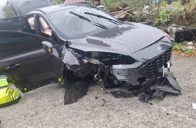 台中市議員古秀英一家六口出車禍，造成90歲的古父傷重不治，古秀英夫妻等4人受傷。民眾提供