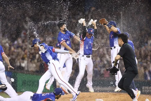 中華隊贏了!6比3擊敗西班牙復仇成功 拿下明年經典賽門票