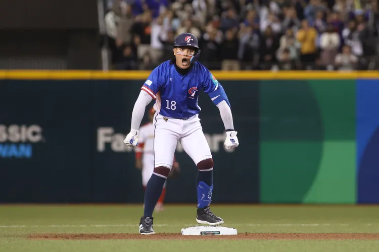 張育成打下第1分。  彭欣偉攝