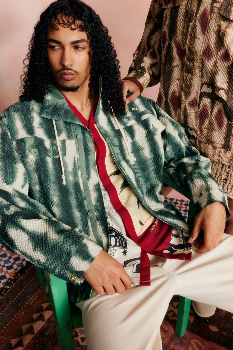 PUMA流行系列Palais Artisan連帽外套6280元、短袖襯衫3480元。品牌提供