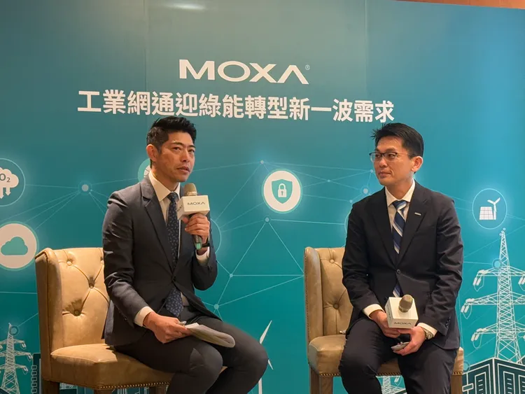 Moxa 泛亞暨台灣區總經理林世偉（左）與泓德能源研發長蔡知達（右）。呂承哲攝