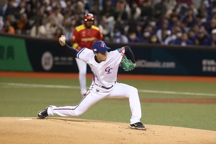 陳宇宏昨先發1局就丟2分。  彭欣偉攝