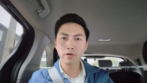 新光三越气爆现场开直播挨轰 廖伟翔:提醒民众并协助交通管制