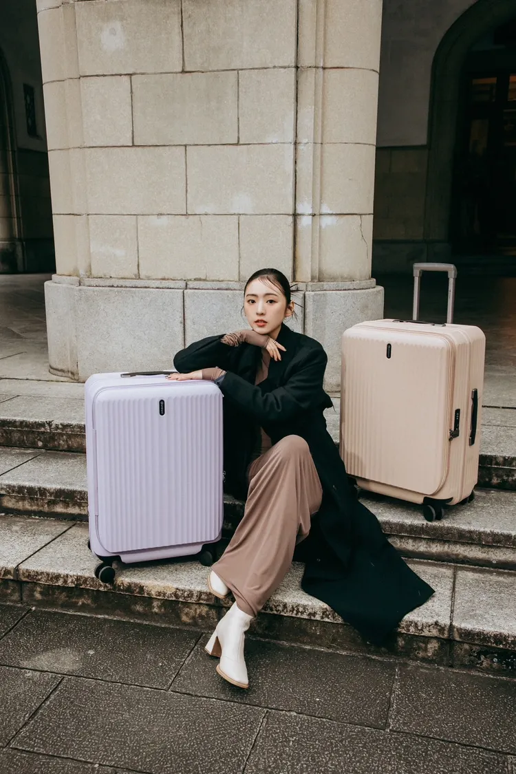 全新色升級經典款KK50-2與KK70輕鬆駕馭 2025「溫暖奢華」。業者提供