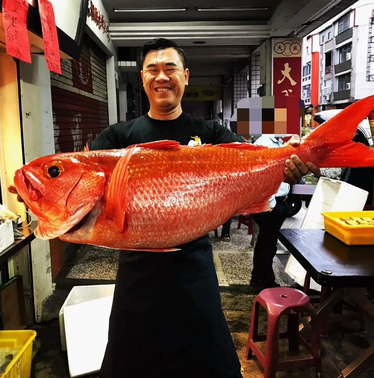 台南在地「早午餐店」主打深海石斑、海鱸等新鮮魚湯。翻攝自山記魚仔店臉書