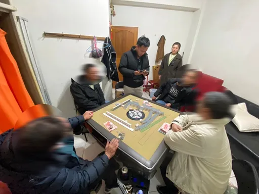 初三聚賭打麻將GG了!信義警破民宅小賭場逮12人