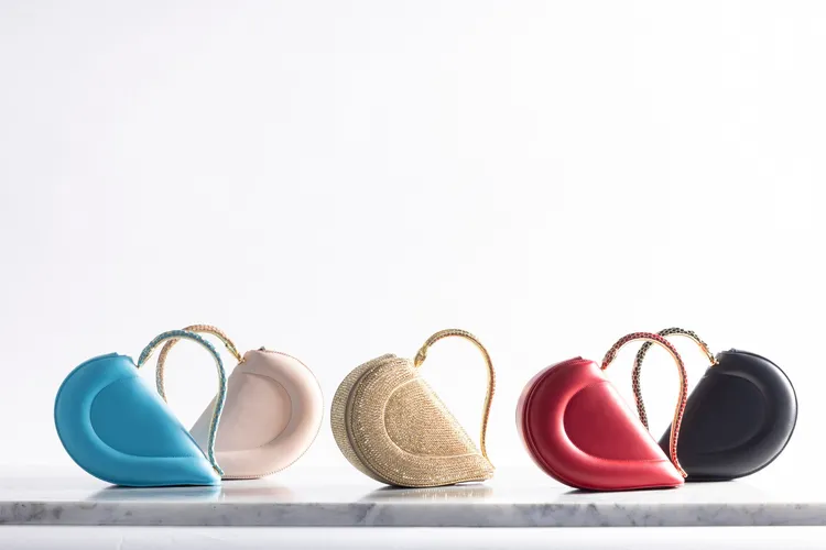 寶格麗Serpenti Cuore 1968包款，一般版14萬800元。品牌提供