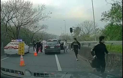 國道警閘道攔查...6失聯移工突衝出車！警逮3人