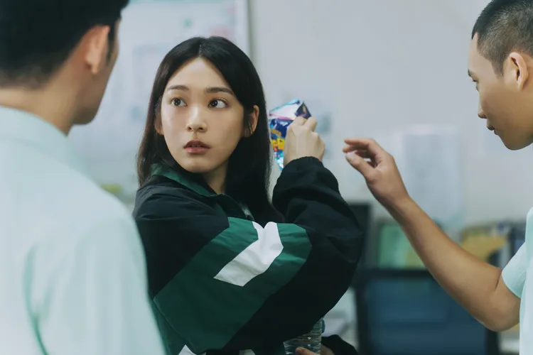 江齊化身有病姐。紅杉娛樂提供