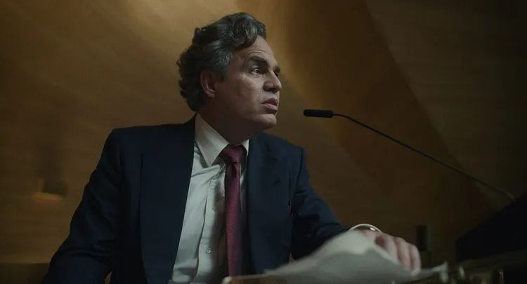 馬克魯法洛演慣老闆被逼瘋。華納兄弟提供