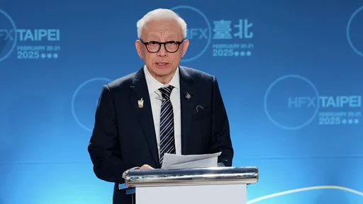 私密照风波!曹兴诚认了「大陆女朋友」 直斥:感情干你什么事