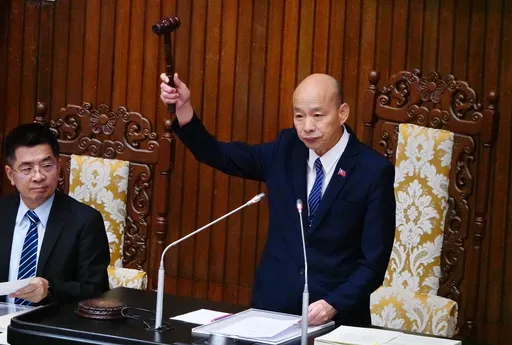 韩国瑜承诺协商总预算案!占星师惊揭密:「随口干话」都是计算