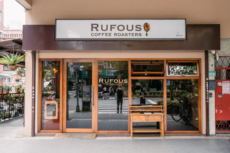 位於台北的RUFOUS COFFEE ROASTERS是唯一入選百大的台灣咖啡店。翻攝官網