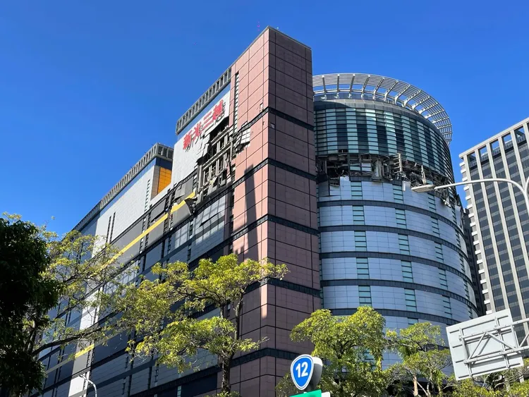 台中新光三越氣爆造成4死37傷，至今案發第4天，氣爆原因仍是個謎。資料照片