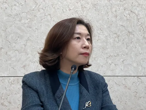 急診塞爆醫師發文求救!林靜儀竟回「呵呵小腦袋」遭砲轟 今鬆口:會虛心檢討