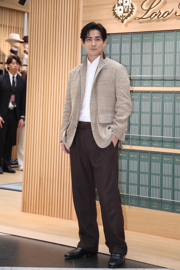 仔仔周渝民詮釋了以亞麻與絲混紡而成的Roadster夾克。彭欣偉攝