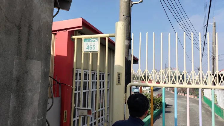1971年成立的龍發堂曾是大型非法的精神病患者長期居住地。翻攝畫面