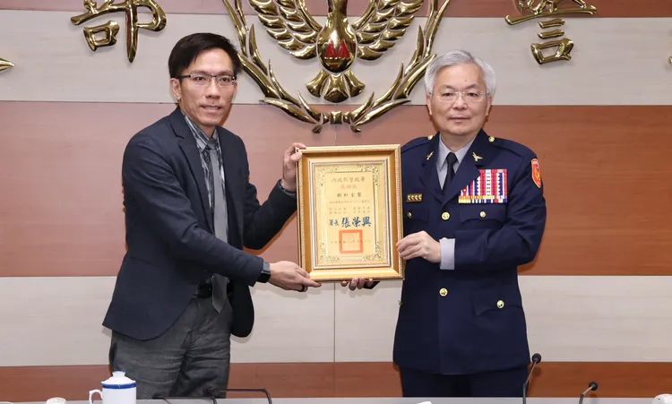 朝和生醫總經理張碩文獲警政署頒獎。莊宗達攝