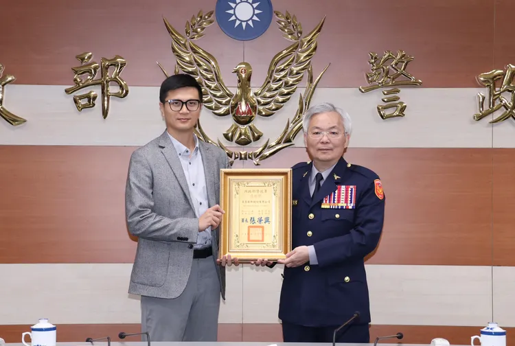 百辰創新總經理林育誠獲警政署頒獎。莊宗達攝