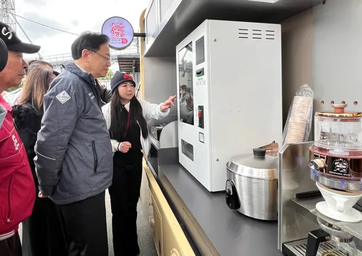 出席平鎮區農民節慶祝大會　張善政：攜手農會推廣智慧農業