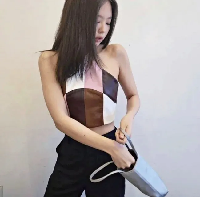 Jennie也是hai的粉絲。品牌提供