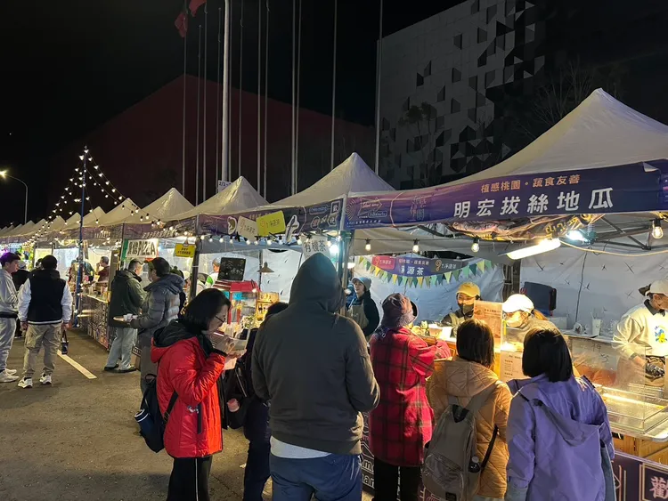 桃園好市集人潮。觀旅局提供