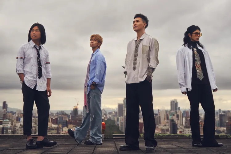 蕭秉治邀來好友及前輩入鏡，心情大好的他全說了。相信音樂提供