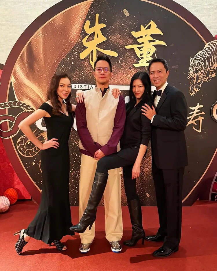 曾馨瑩、林熙蕾及老公楊晨與壽星朱志威合照。翻攝關穎IG