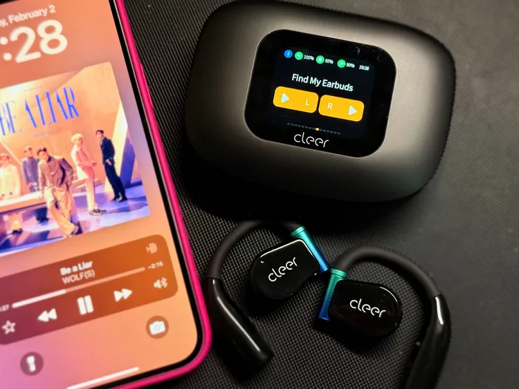 如果耳機掉了，還能透過充電盒螢幕來讓耳機發出聲音找到耳機的位置。趙筱文攝