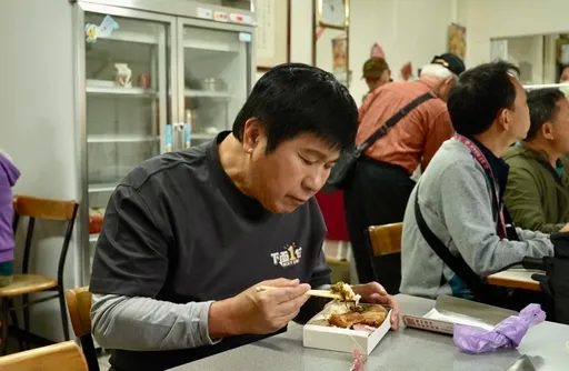 胡瓜首次獨旅風雨無阻 大啖福隆便當憶當年