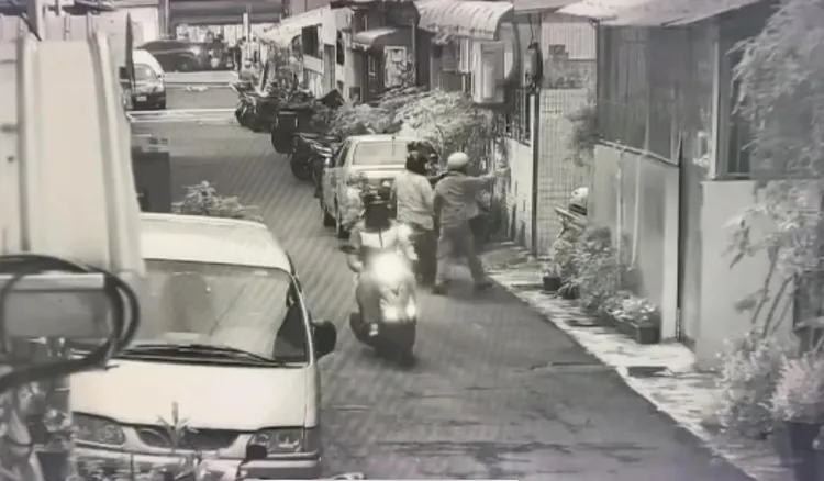 趙林婦騎車載張男返家，一同上樓後，就遭到對方殘忍殺害。翻攝照片