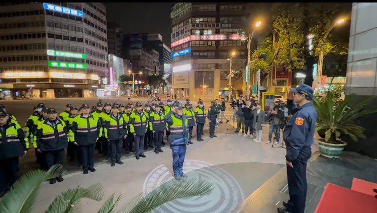 局長李西河率隊臨檢。警方提供