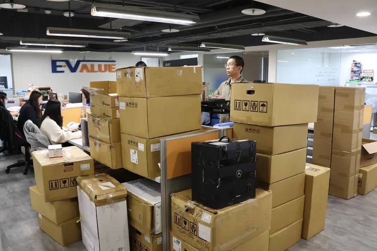 隨著人員不斷擴張，華城電能準備在今年搬到更大的辦公室。莊宗達攝