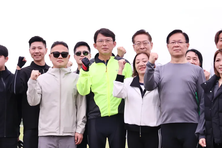 黃國昌當選民眾黨黨主席後，今天出席民眾黨「一日北高」自行車騎乘集訓。莊宗達攝