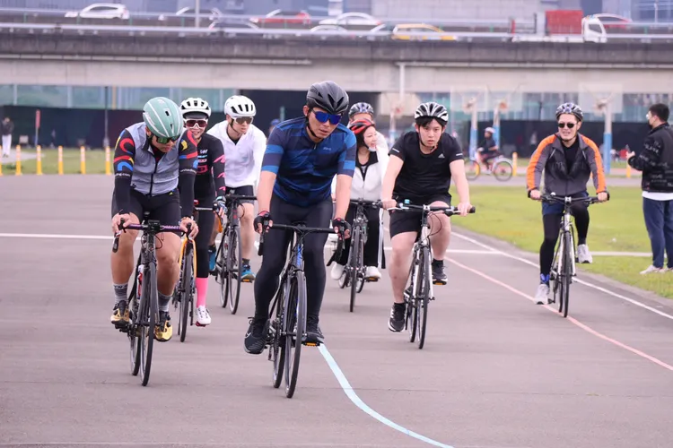 黃國昌率領黨公職參加民眾黨「一日北高」自行車騎乘集訓。莊宗達攝